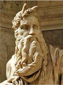 Mose mit Hörnern -Michelangelo Statue in Rom